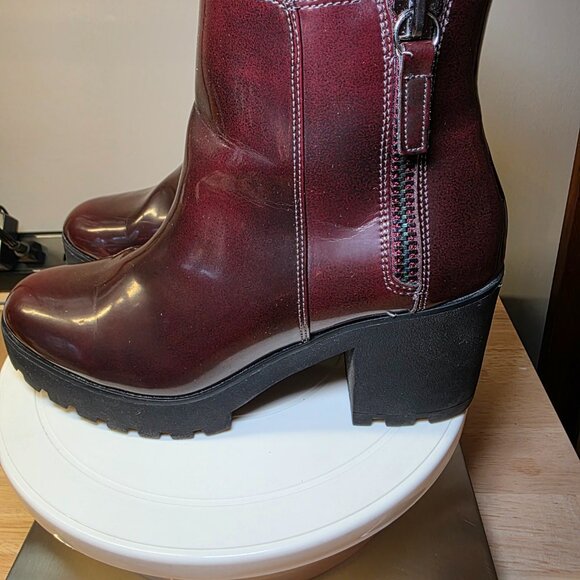 ALDO Glossy Dark Red/Brown Platform Boot - Women's Size 8.5 - Picture 3 of 6